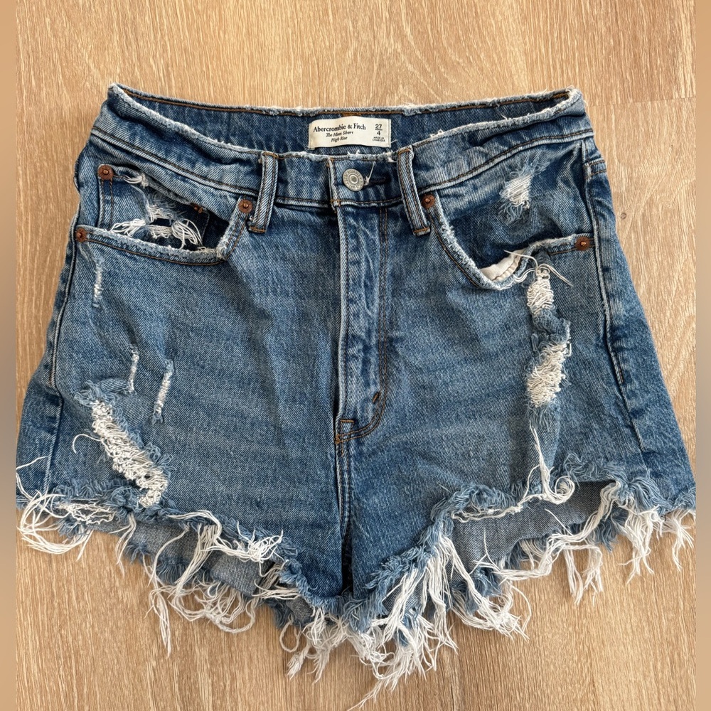 Abercrombie & Fitch Mom Short Curve Love